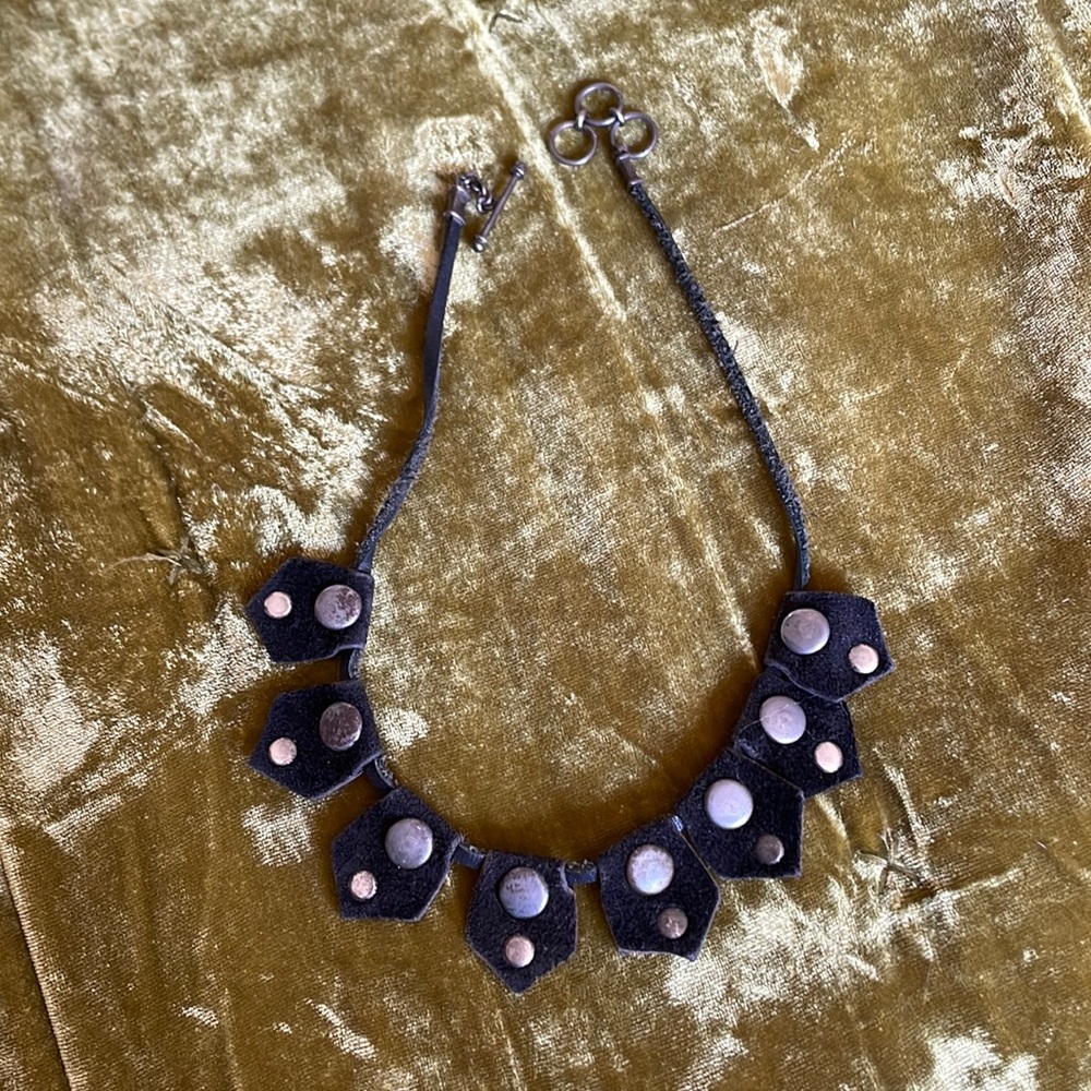 Choker necklace